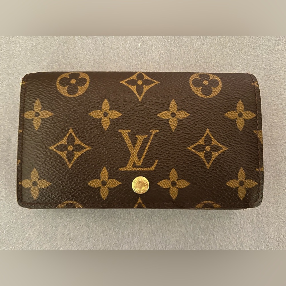 Authentic🌸 LV Wallet🌸